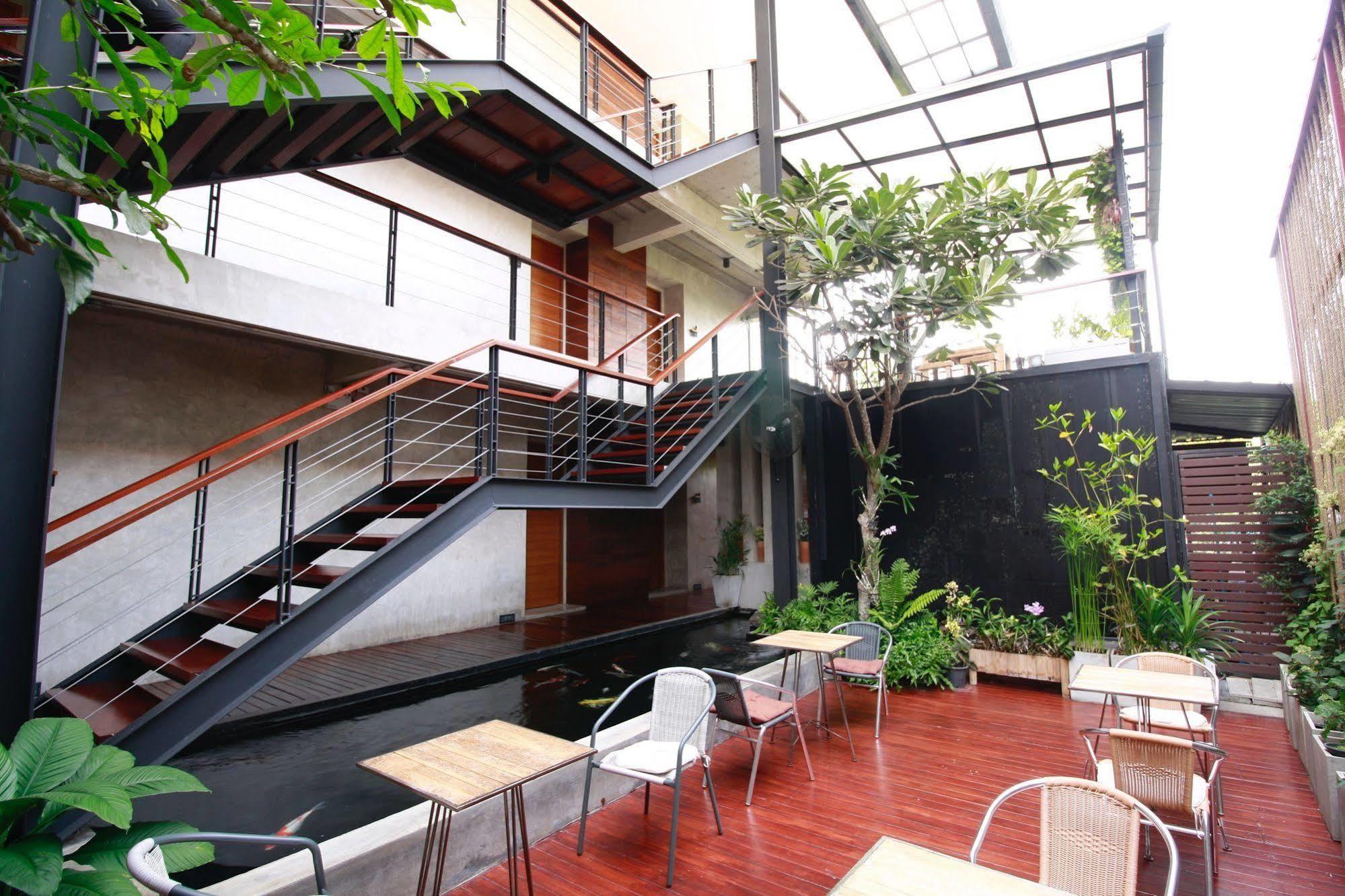 Zzziesta Chiang Mai Acomodação com café da manhã Exterior foto